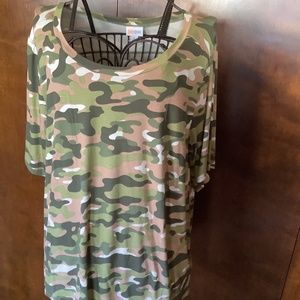 LuLaroe NWT Boyfriend T. Camo